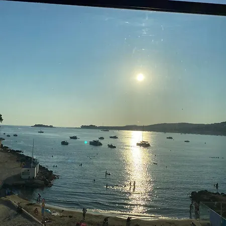 2-room With Garden In Sanary-sur-mer, Beaucours