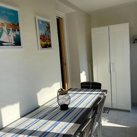 2-room With Garden In Sanary-sur-mer, Beaucours