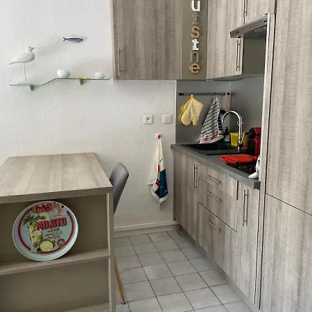 2-room With Garden In Sanary-sur-mer, Beaucours * Sanary-sur-Mer