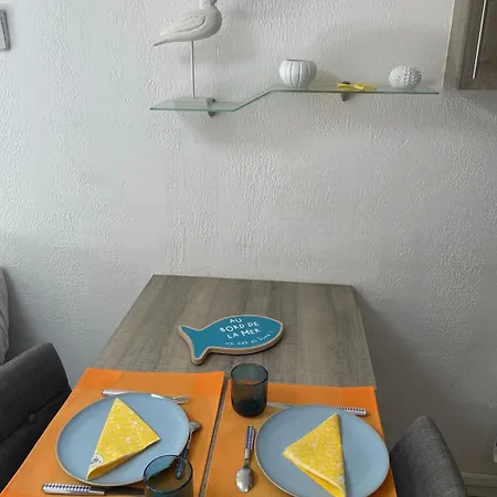 2-room With Garden In Sanary-sur-mer, Beaucours