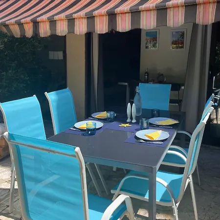 2-room With Garden In Sanary-sur-mer, Beaucours